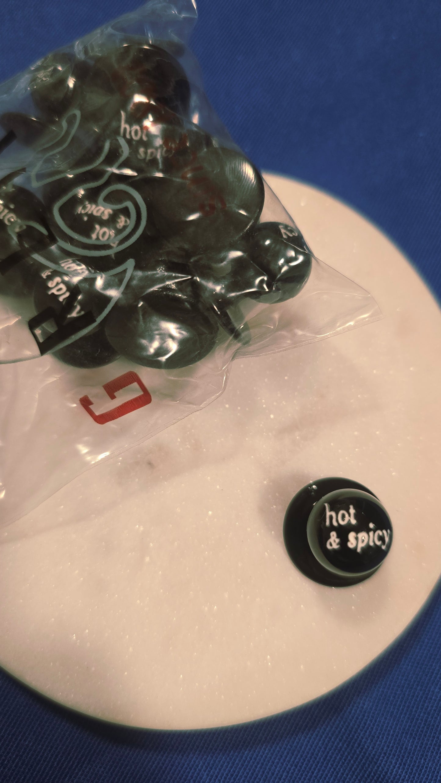 Botones de bola "HOT & SPICY" (Caliente y picante)