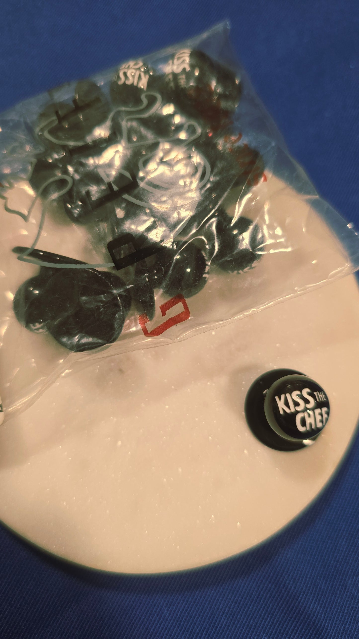 Botones de bola "KISS THE CHEF"